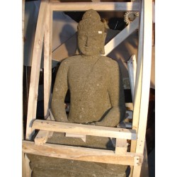 Buda de piedra volcánica